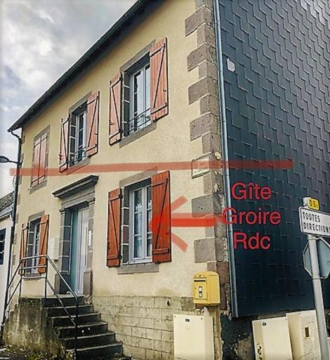 Les Gites Du Paradis Murol Exteriör bild