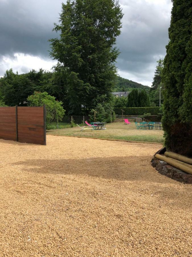 Les Gites Du Paradis Murol Exteriör bild